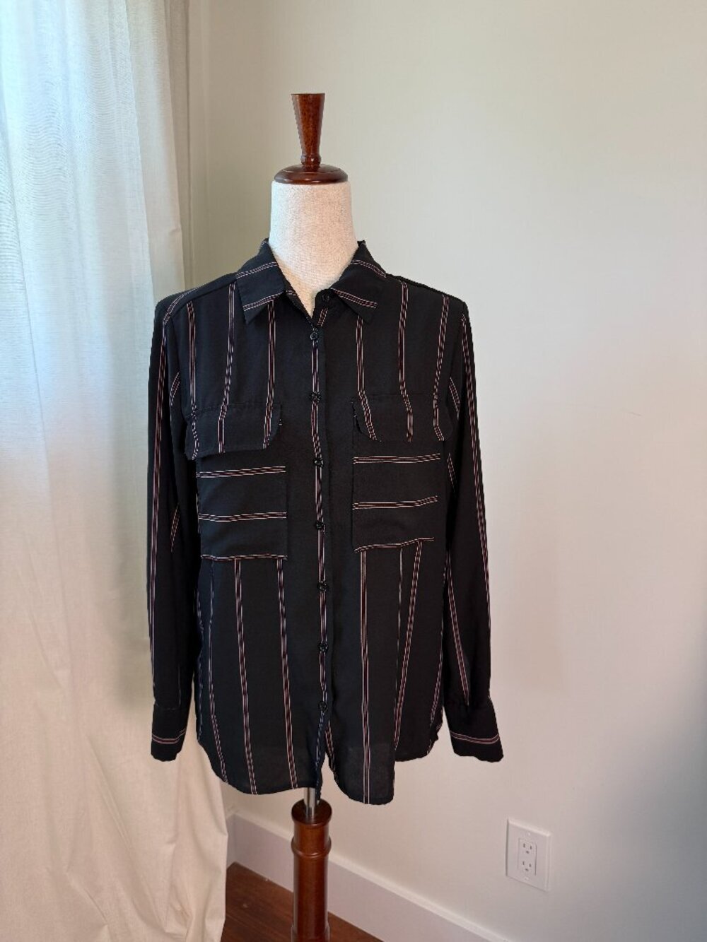 Elodie Women's Striped Black Button Down Shirt Size Small